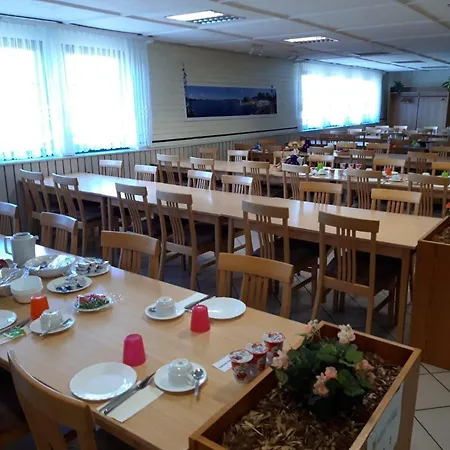 Jugendtours-feriendorf Aparthotel Ummanz